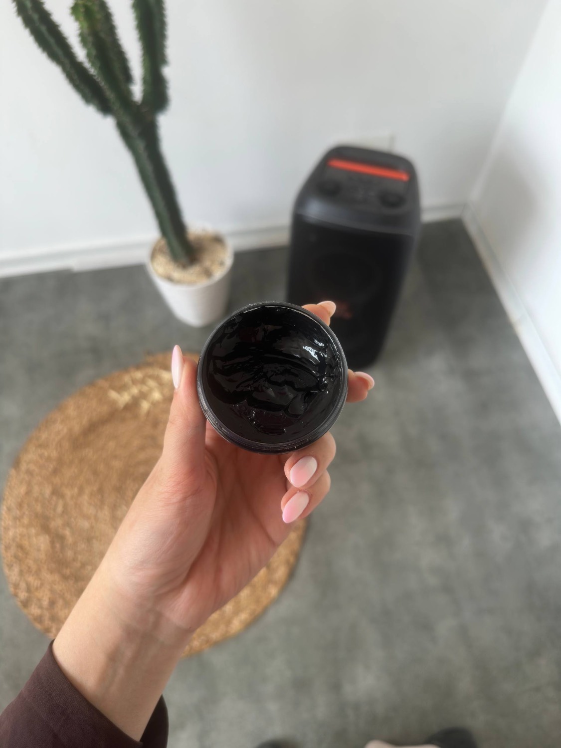 احیا و مراقبت‌کننده چرم مشکی