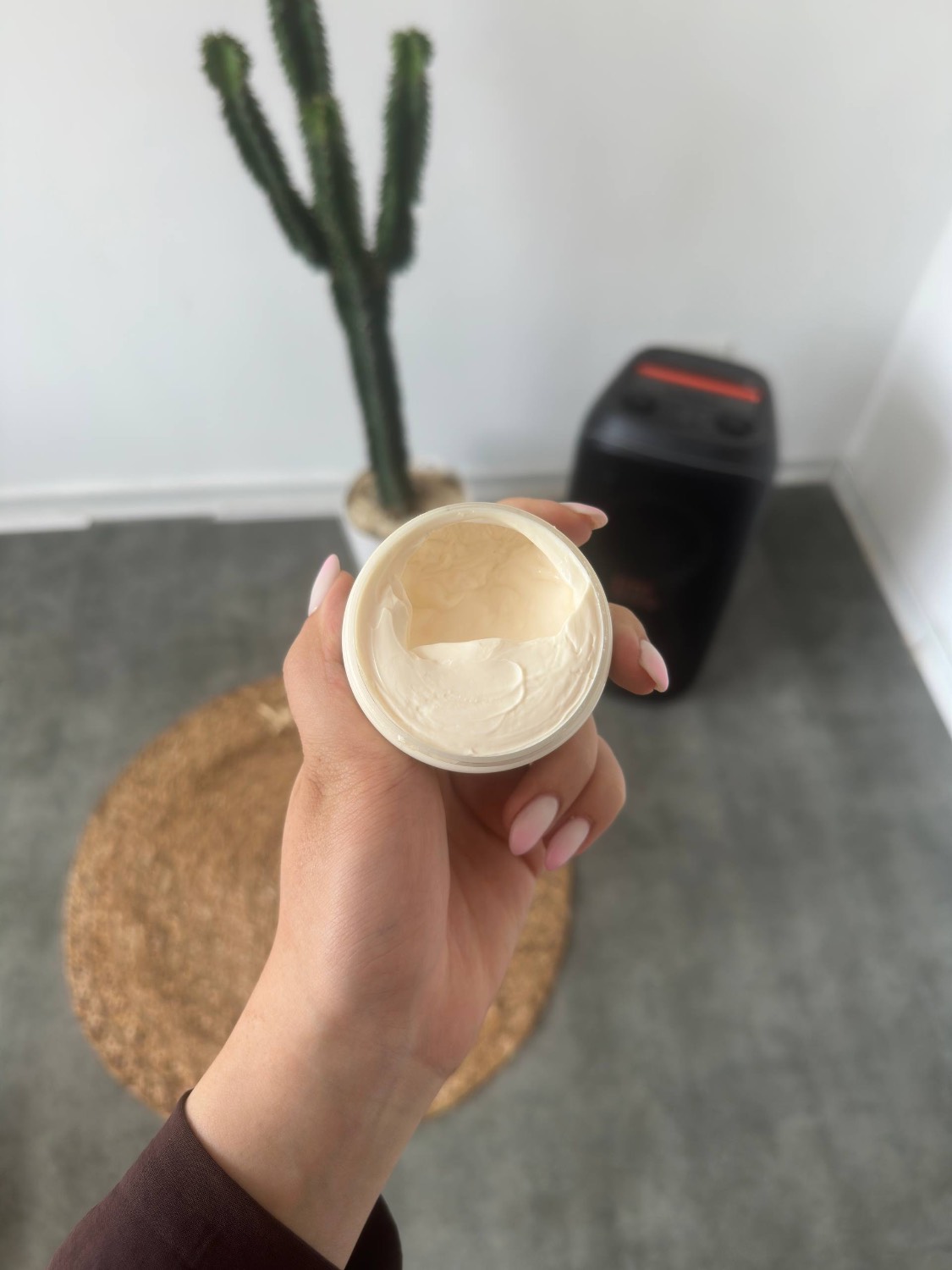 احیا و مراقبت‌کننده چرم سفید